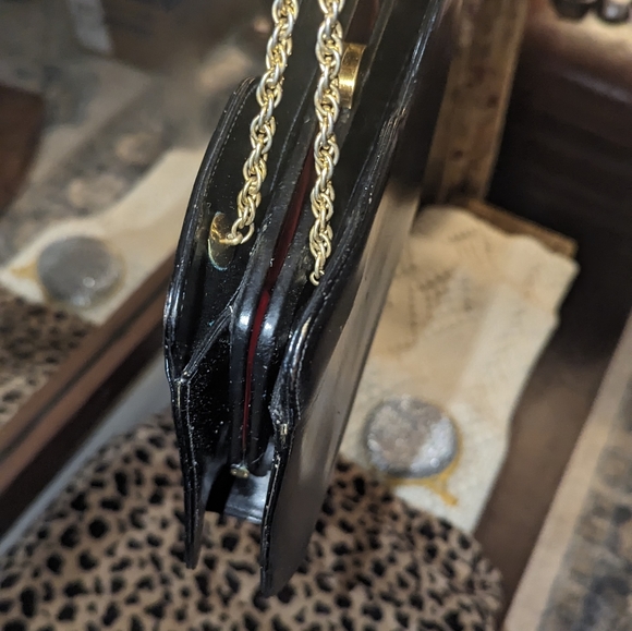 Vintage hard to find Clutch La Mode rich dark satin red lining - Picture 9 of 9